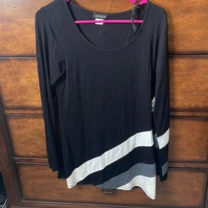 Med long sleeved black tunic w white black & grey angled stripes bottom.